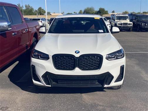 2025 BMW X4 xDrive30i