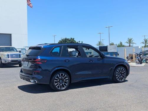 Tanzanite Blue II Metallic 2026 BMW X5 PHEV xDrive50e