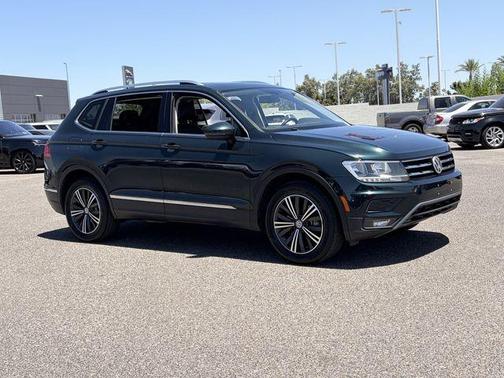 Dark Moss Green Metallic 2018 Volkswagen Tiguan 2.0T SEL