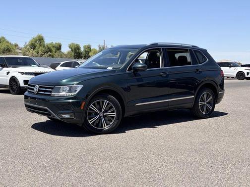 Dark Moss Green Metallic 2018 Volkswagen Tiguan 2.0T SEL