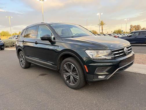 Dark Moss Green Metallic 2018 Volkswagen Tiguan 2.0T SEL