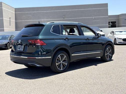 Dark Moss Green Metallic 2018 Volkswagen Tiguan 2.0T SEL