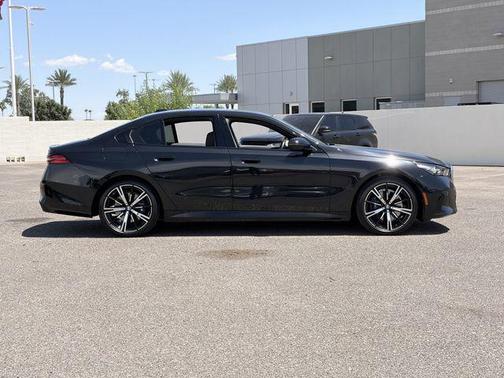 Black Sapphire Metallic 2025 BMW 530 530i