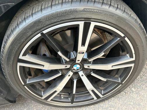 Black Sapphire Metallic 2025 BMW 530 530i
