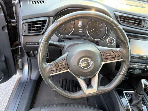 Gun Metallic 2017 Nissan Rogue SV