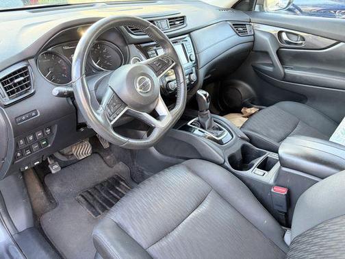 Gun Metallic 2017 Nissan Rogue SV