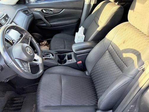 Gun Metallic 2017 Nissan Rogue SV