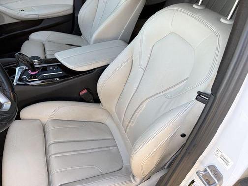 White Metallic 2017 BMW 530 i