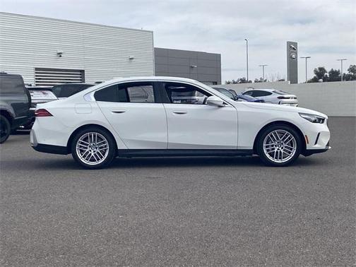2025 BMW 530 i