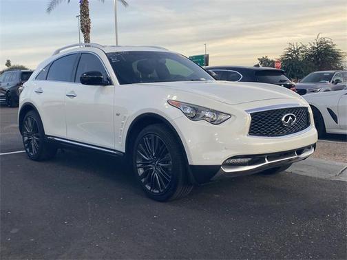 2017 INFINITI QX70 Base