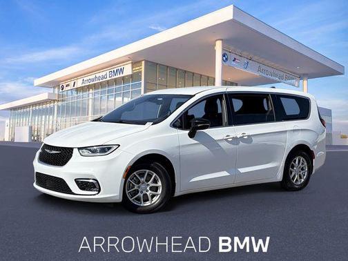 Bright White Clearcoat 2026 Chrysler Pacifica L
