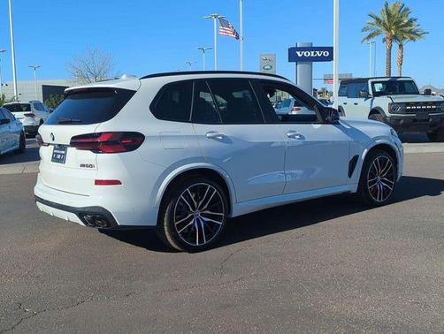 2026 BMW X5 M60i