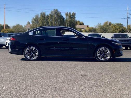 Black Sapphire Metallic 2025 BMW 530 530i