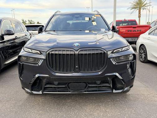 Carbon Black Metallic 2024 BMW X7 xDrive40i