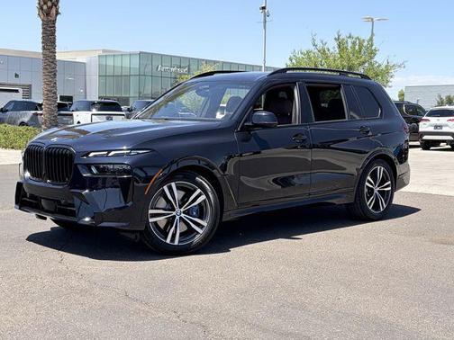 Carbon Black Metallic 2024 BMW X7 xDrive40i