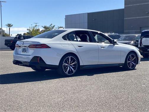 2025 BMW 530 i