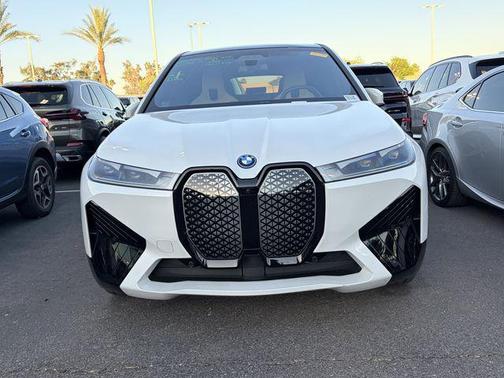 Mineral White Metallic 2024 BMW iX xDrive50