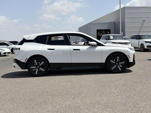 Mineral White Metallic 2024 BMW iX xDrive50