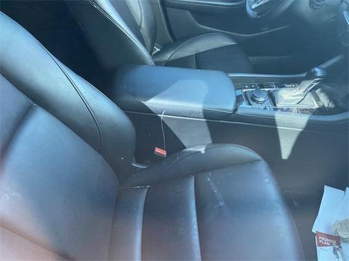 2022 Mazda Mazda3 FWD w/Preferred Package