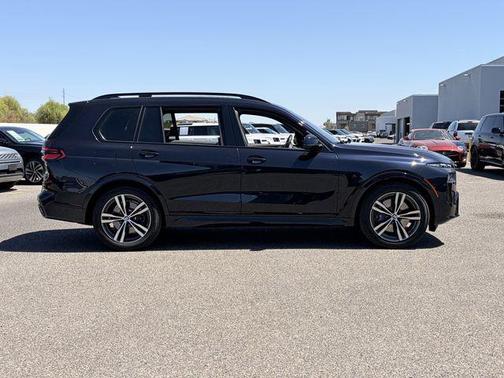 Carbon Black Metallic 2024 BMW X7 xDrive40i