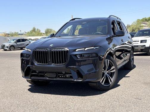 Carbon Black Metallic 2024 BMW X7 xDrive40i