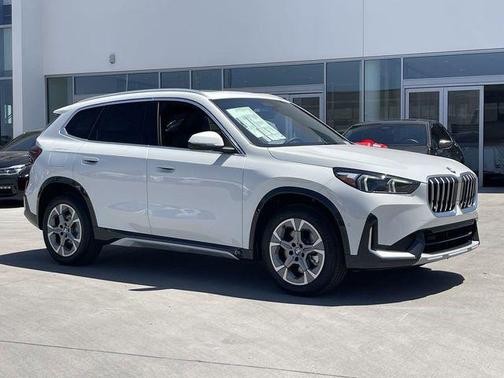 Alpine White 2025 BMW X1 xDrive28i