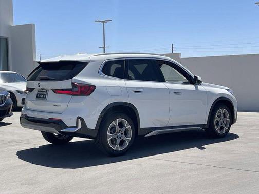 Alpine White 2025 BMW X1 xDrive28i