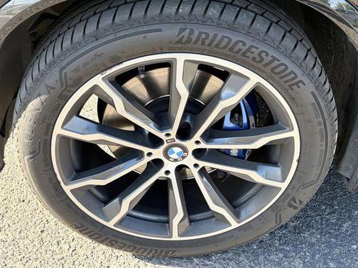 Black Sapphire Metallic 2019 BMW X4 M40i