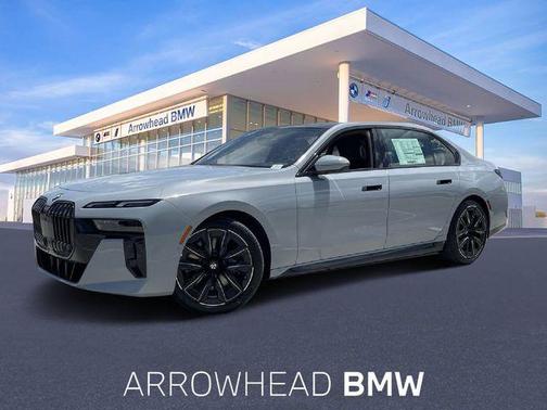 Brooklyn Grey Metallic 2025 BMW i7 xDrive60