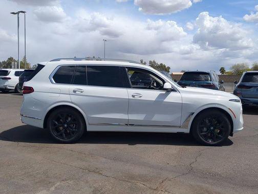 Alpine White 2025 BMW X7 xDrive40i