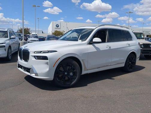 Alpine White 2025 BMW X7 xDrive40i
