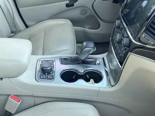 Ivory 3-Coat 2021 Jeep Grand Cherokee Overland
