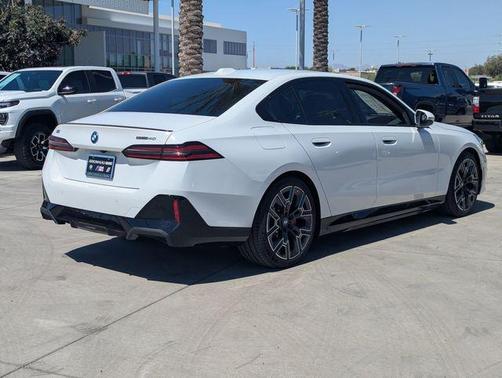 Alpine White 2026 BMW i5 eDrive40