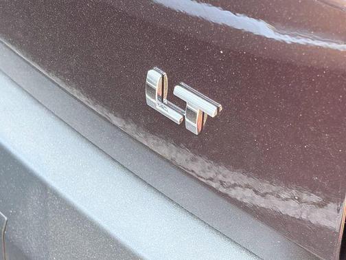 Black Cherry Metallic 2023 Chevrolet Traverse LT Cloth