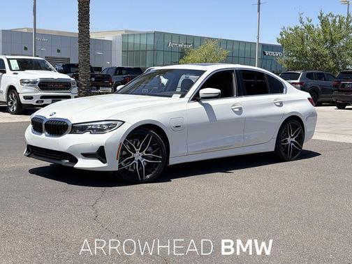 Alpine White 2022 BMW 330e 330e iPerformance