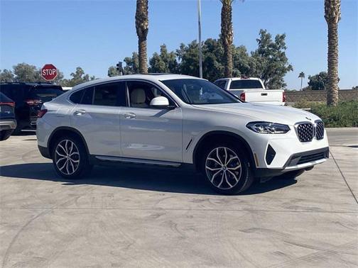 2025 BMW X4 xDrive30i
