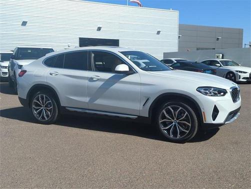 2025 BMW X4 xDrive30i