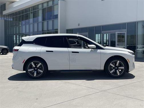 2026 BMW iX xDrive60