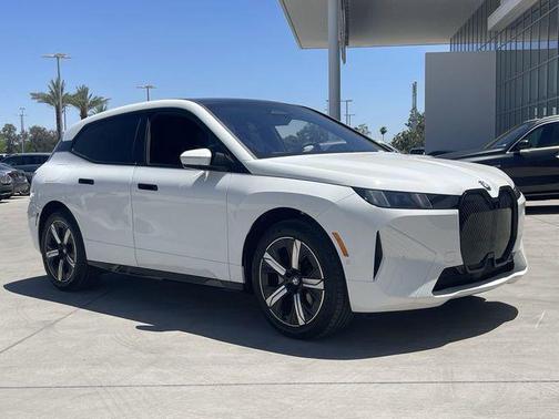 2026 BMW iX xDrive60