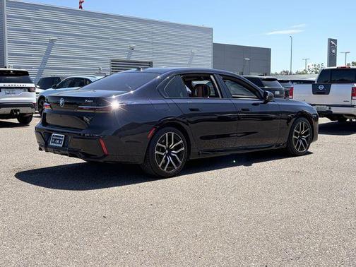 Carbon Black Metallic 2023 BMW 740 i