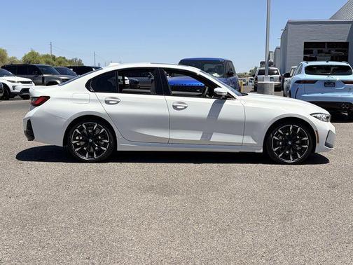 Alpine White 2026 BMW 330 330i