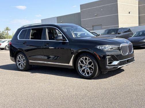 Black Sapphire Metallic 2019 BMW X7 xDrive40i