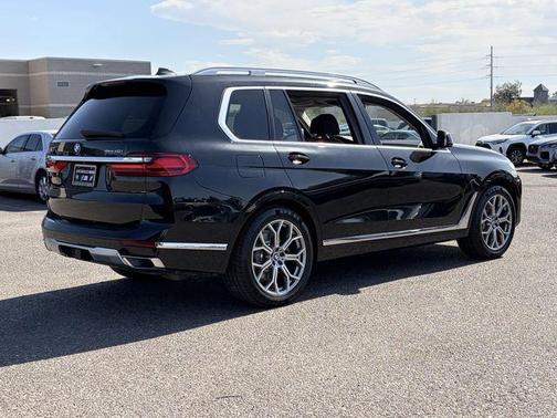 Black Sapphire Metallic 2019 BMW X7 xDrive40i