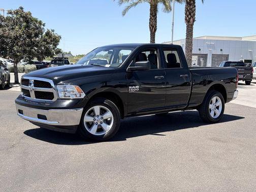 Diamond Black Crystal Pearlcoat 2024 RAM 1500 Classic SLT