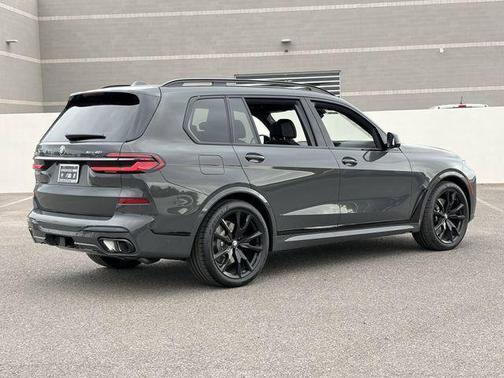 Dravit Grey Metallic 2026 BMW X7 xDrive40i