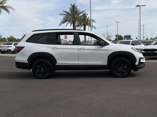 Platinum White Pearl 2022 Honda Pilot AWD TrailSport