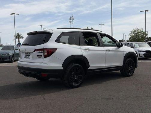 Platinum White Pearl 2022 Honda Pilot AWD TrailSport