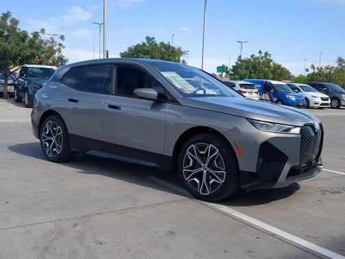 2025 BMW iX xDrive50