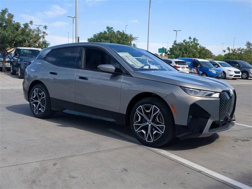 2025 BMW iX xDrive50