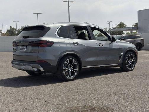 Skyscraper Grey Metallic 2026 BMW X5 PHEV xDrive50e